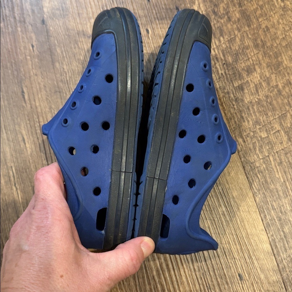 CROCS Blue Water Shoes Kids 12c Slip On Lighweight Pool Beach Grip Sole‎ Summer - Picture 5 of 6
